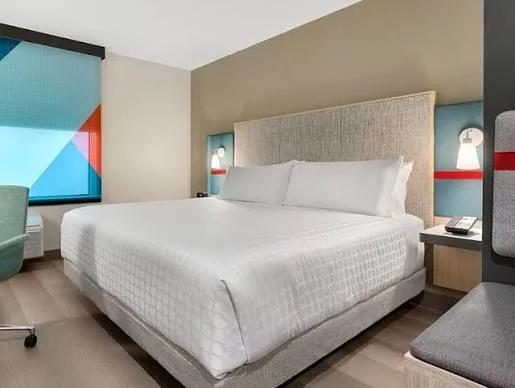 King guestroom. Avid Hotel, Salem, VA