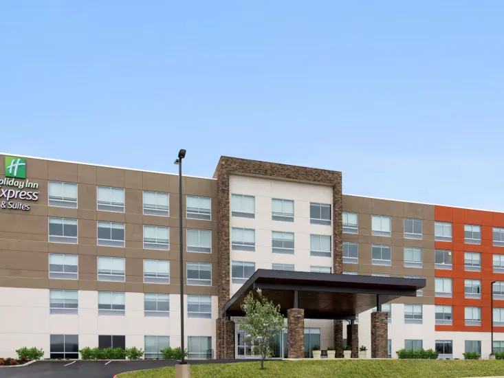 Exterior and porte-cochere. Holiday Inn Express & Suites, Waynesboro, VA