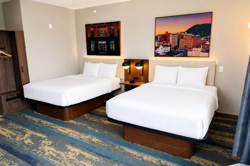 Double queen guestroom. La Quinta by Wyndham, Hollins, VA