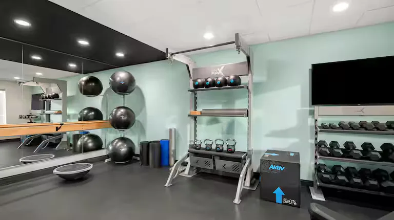 Fitness centre. Tru by Hilton, Lexington, VA