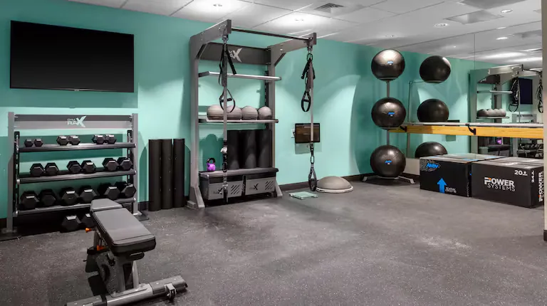 Fitness centre. Tru by Hilton, Lynchburg, VA